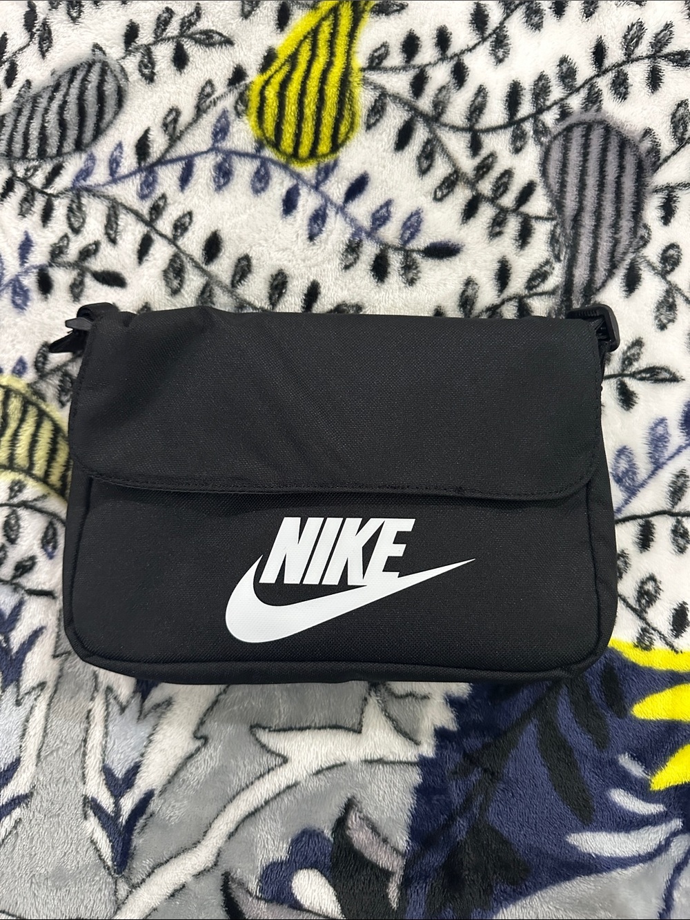 Nike Small Crossbody